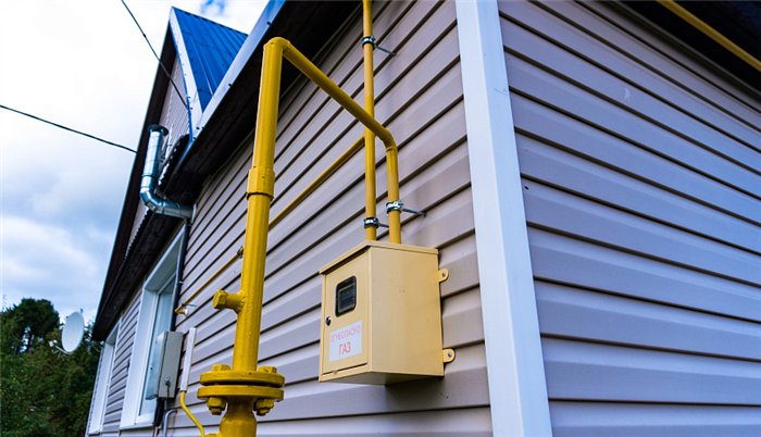 1. Какие нормы и правила необходимо соблюдать при повторном запуске газового оборудования в жилой квартире после покупки?